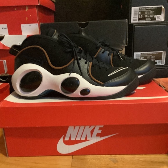 NWT Nike Air Zoom Flight 95 Basketball Mens Size 7.5 - Picture 1 of 13